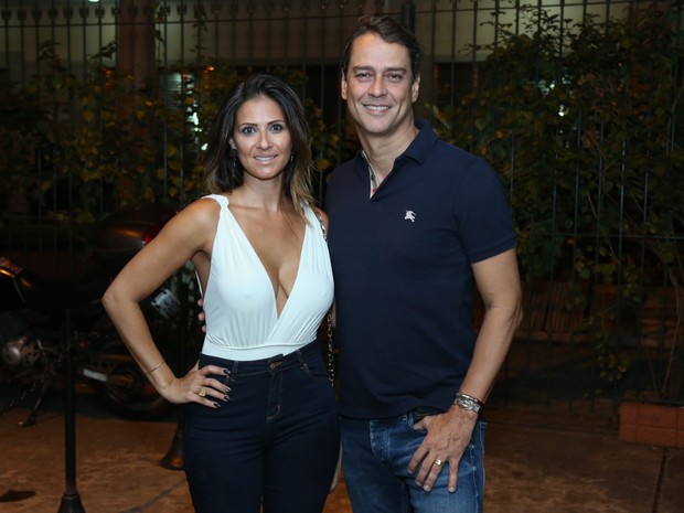 Marcello Antony e a mulher, Carolina Villar, em show na Zona Sul do Rio (Foto: Roberto Filho/ Brazil News)