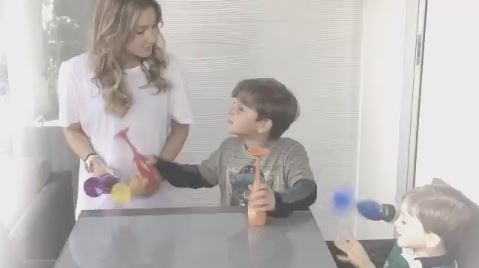 Claudia Leitte batuca com os filhos (Foto: Instagram / Reprodução)