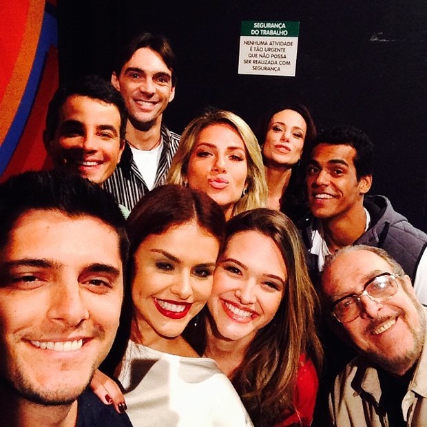Bruno Gissoni e amigos (Foto: Instagram/Reprodução)