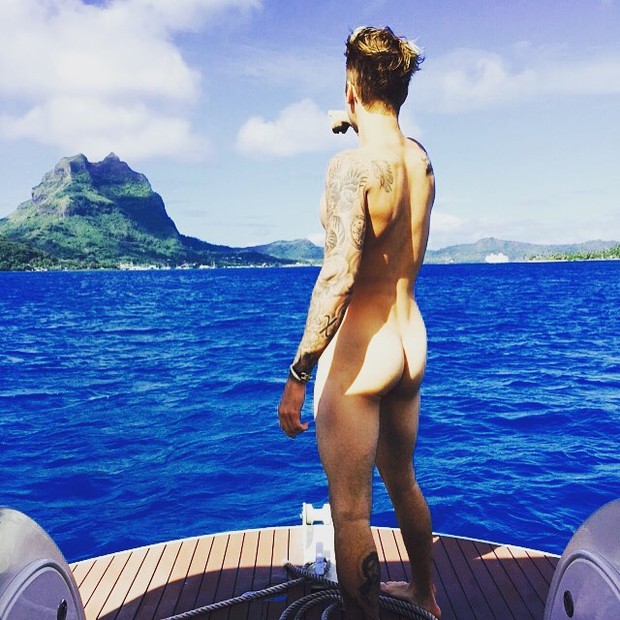 Justin Bieber posa pelado (Foto: Instagram/ Reprodução)