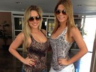 Ex-BBBs Cacau e Renatinha mostram cinturinha em foto