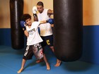 Felipe Titto pratica boxe com o filho e fala sobre sua relação com o menino: 'Ele me deu mais foco'