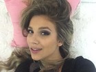 Decotada, Bruna Santana provoca em selfie