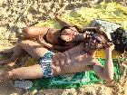 Jonas Sulzbach e Mari Gonzalez mostram boa forma em foto na praia