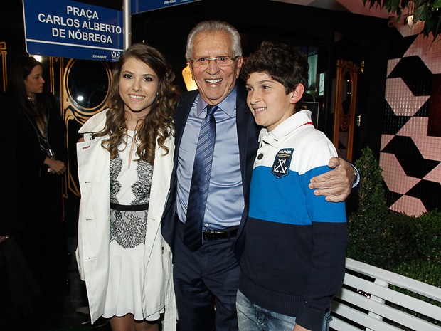 Carlos Alberto de Nóbrega com os filhos Maria Fernanda e João Vitor em evento em São Paulo (Foto: Amauri Nehn/ Foto Rio News)