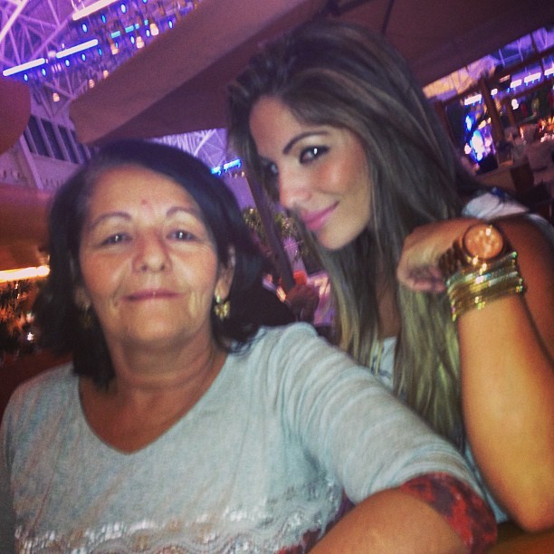 Anamara leva a mãe ao cinema (Foto: reprodução/Instagram)