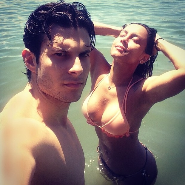 Lia Khey e o namorado (Foto: Instagram / Reprodução)