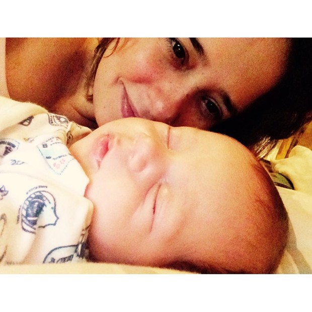 Paloma Duarte com o filho (Foto: Reprodução / Instagram)