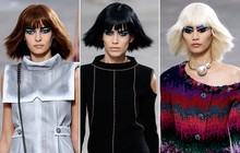 Desfile da Chanel tem modelos com maquiagem supercolorida e peruca
