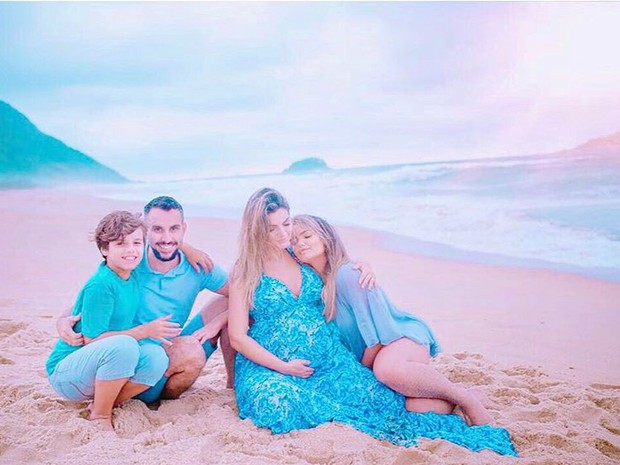 Kelly Key e Mico Freitas com os filhos, Suzanna Freitas e Jaime Vitor (Foto: Reprodução / Instagram)