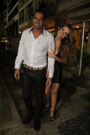 Latino e Rayanne Morais em festa no Rio (Foto: Rodrigo dos Anjos/ Ag. News)