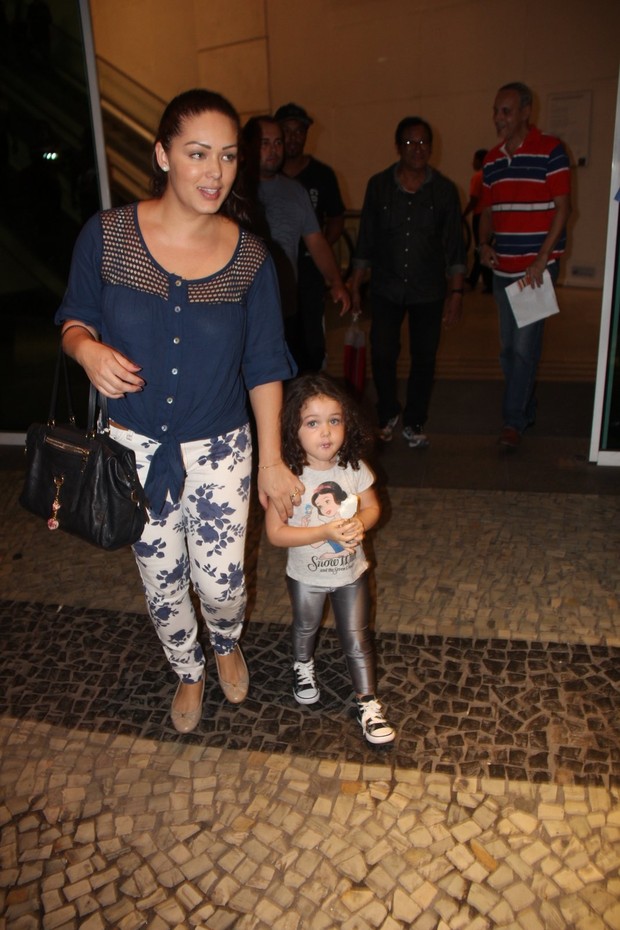 Tânia Mara e a filha (Foto: Rogerio Fidalgo / AgNews)