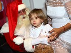 Filho de Adriane Galisteu posa para foto com o Papai Noel