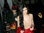 Kylie Jenner usa decote e minissaia em programa romântico com Tyga