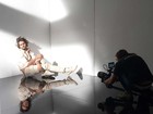 Marlon Teixeira posa com Candice Swanepoel para marca de roupas