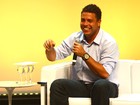 Ronaldo evita falar de affair durante evento em São Paulo