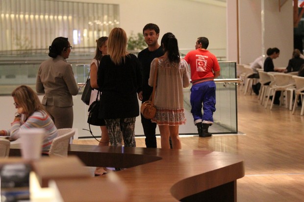 Sthefany Brito, Kayky Brito e família em shopping no RJ (Foto: Johnson Parraguez / FotoRioNews)