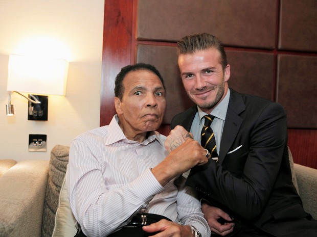 Muhammad Ali e David Beckham em evento em Londres, na Inglaterra (foto de arquivo) (Foto: John Marsh/ Reuters)