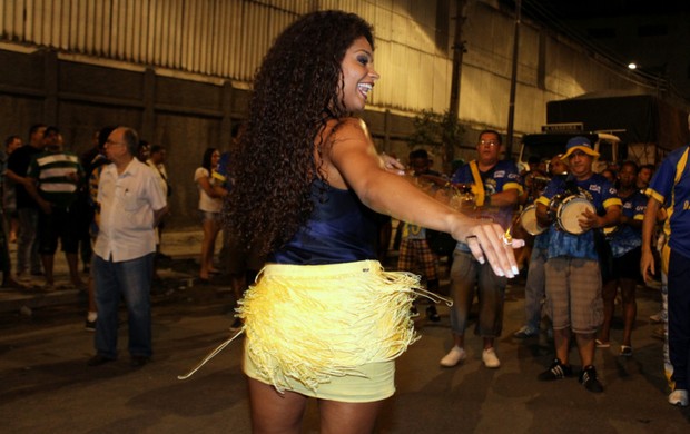 Juliana Alves em ensaio técnico da Unidos da Tijuca (Foto: Henrique Oliveira/ Foto Rio News)