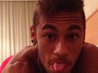 Neymar publica foto fazendo careta