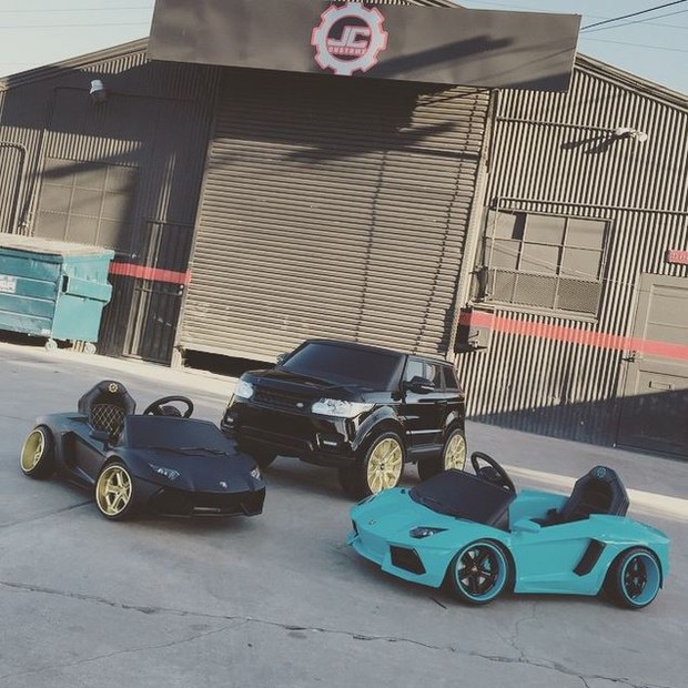 Chris Brown cria replicas de seus carros para a filha (Foto: Instagram / Reprodução)