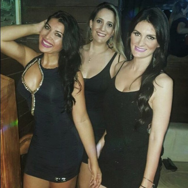 Priscila Pires com as amigas (Foto: Reprodução/Instagram)