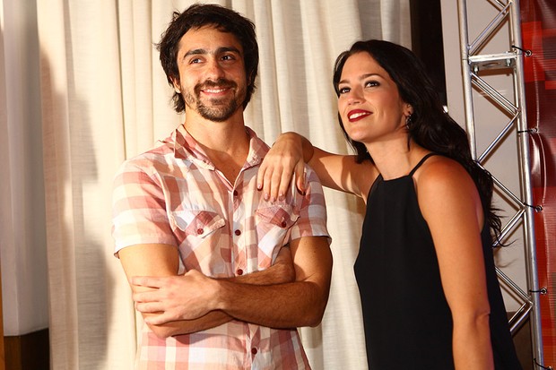 Felipe Habib e Natália Lage na estreia de "Vai que dá certo" (Foto: Iwi Onodera / EGO)
