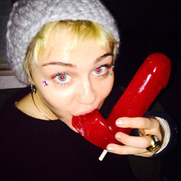 Miley Cyrus em foto polêmica (Foto: Instagram/ Reprodução)