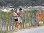 Paloma Duarte vai à praia de Grumari, no Rio, com o filho, Antônio