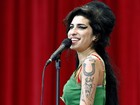 Amy Winehouse pode não ter morrido de intoxicação alcoólica, diz site