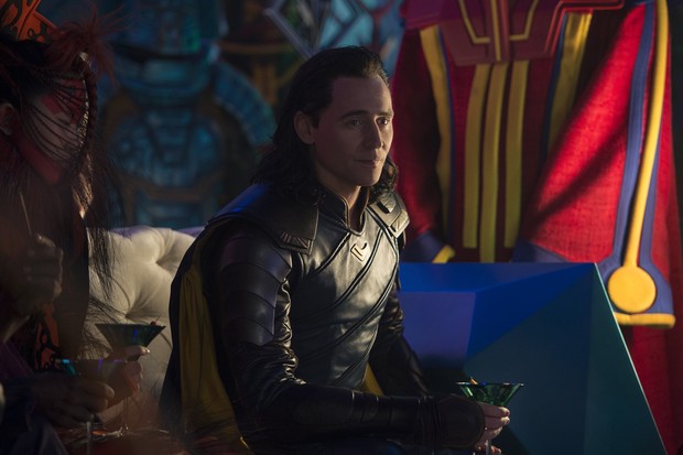 Tom Hiddleston como Loki em cena do filme Thor: Ragnarok (Foto: Jasin Boland / Marvel Studios / Divulgação)