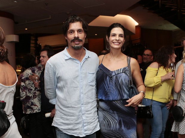 Helena Ranaldi e o namorado, Daniel Alvim, em estreia de peça em São Paulo (Foto: Rafael Cusato/ Brazil News)