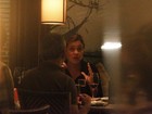 Adriana Esteves janta com Vladimir Brichta no Rio
