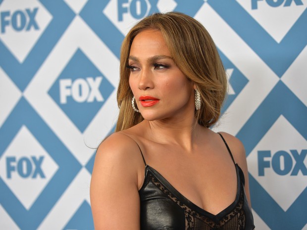 Jennifer Lopez em evento em Pasadena, nos Estados Unidos (Foto: Alberto E. Rodriguez/ Getty Images/ AFP)