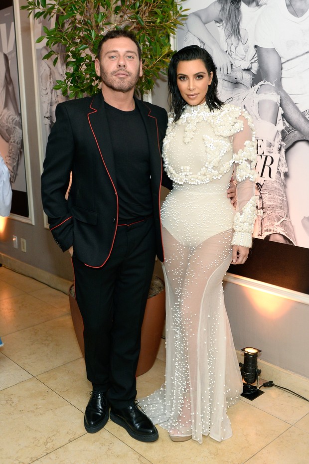 Kim Kardashian e Mert Alas no Los Angeles Fashion Awards (Foto: Getty Images)