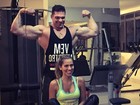É o Hulk? Adriana ex-BBB posa com novo personal trainer