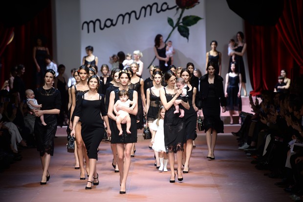 Desfile Dolce e Gabbana, em Milão (Foto: AFP)