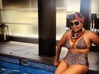 Gaby Amarantos posa de biquíni de oncinha: 'Se amar faz tão bem'