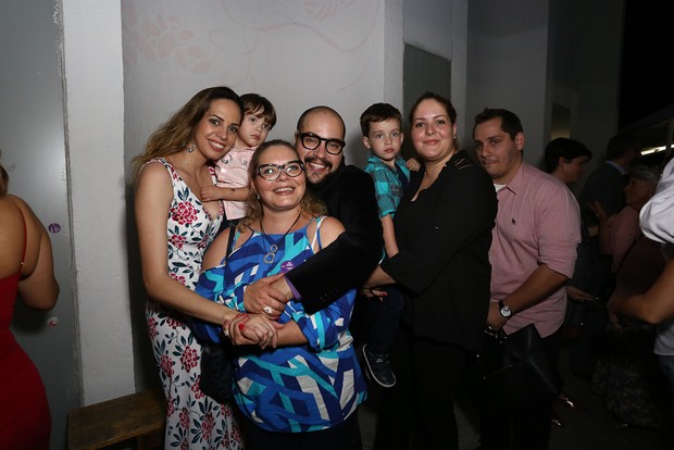 Tiago Abravanel com a família (Foto: Claudio Augusto/Brazil News)