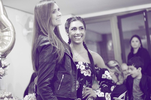 Tamires e Amanda Djehdian (Foto: Instagram / Reprodução)