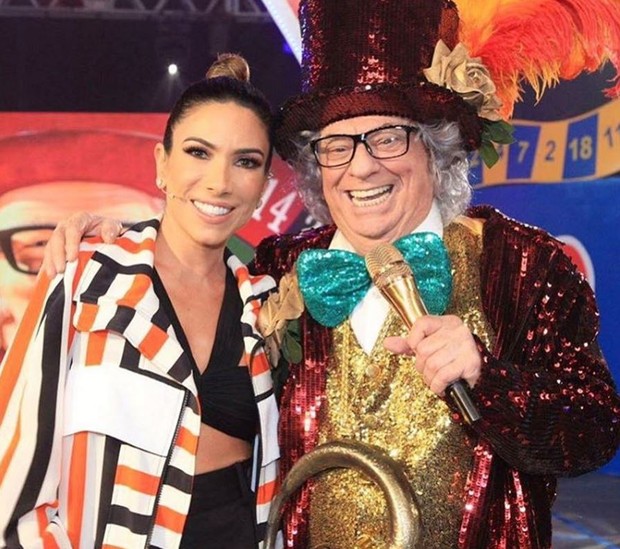 Patricia Abravanel ao lado de Raul Gil vestido de Chacrinha (Foto: Reprodução/Instagram)