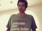 Bruno Mazzeo veste blusa contra homofobia e responde críticas