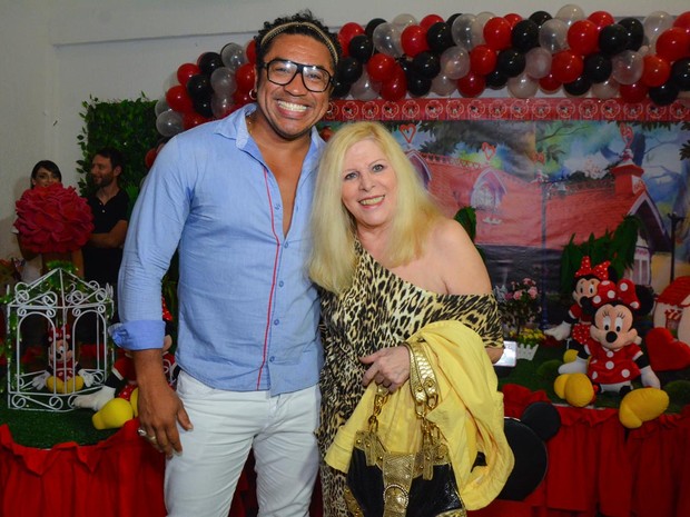 Vanusa e o produtor Sebah Vieira em festa em São Paulo (Foto: Caio Duran/ CDC Shows e Eventos/ Divulgação)