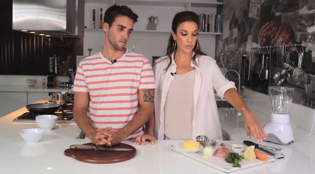 Ivete Sangalo e marido na cozinha (Foto: Reprodução / Vimeo)
