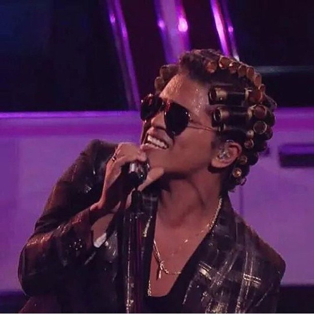 Bruno Mars canta na final do The Voice (Foto: Instagram/ Reprodução)