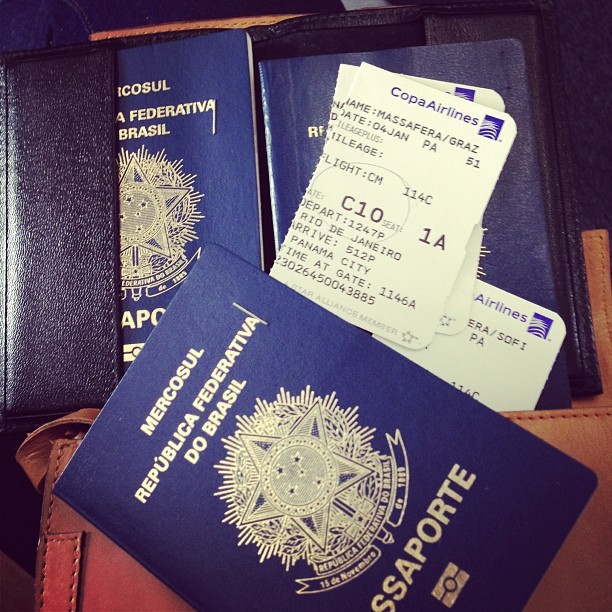 Passaportes de Grazi Massafera (Foto: Reprodução/ Instagram)