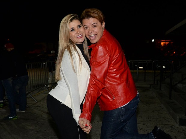 Mulher Maçã e David Brazil em show na Zona Oeste do Rio (Foto: Vinicios Marinho / Brazil News)