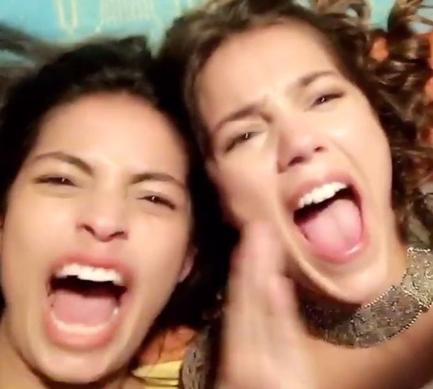 Cynthia Senek e Pâmela Tomé nos bastidores de Malhação (Foto: Reprodução/Instagram)