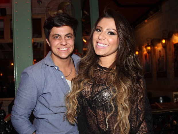 Thammy Miranda e a namorada, Andressa Ferreira, em restaurante em São Paulo (Foto: Thiago Duran/ Ag. News)