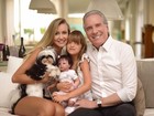 Ana Paula Siebert posta foto em família com Roberto Justus e Rafinha